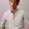 Camisa clásica Oxford a rayas con botones Camisa clásica Oxford a rayas con botones