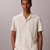 Camisa cómoda de lino y algodón con cuello camp Camisa cómoda de lino y algodón con cuello camp