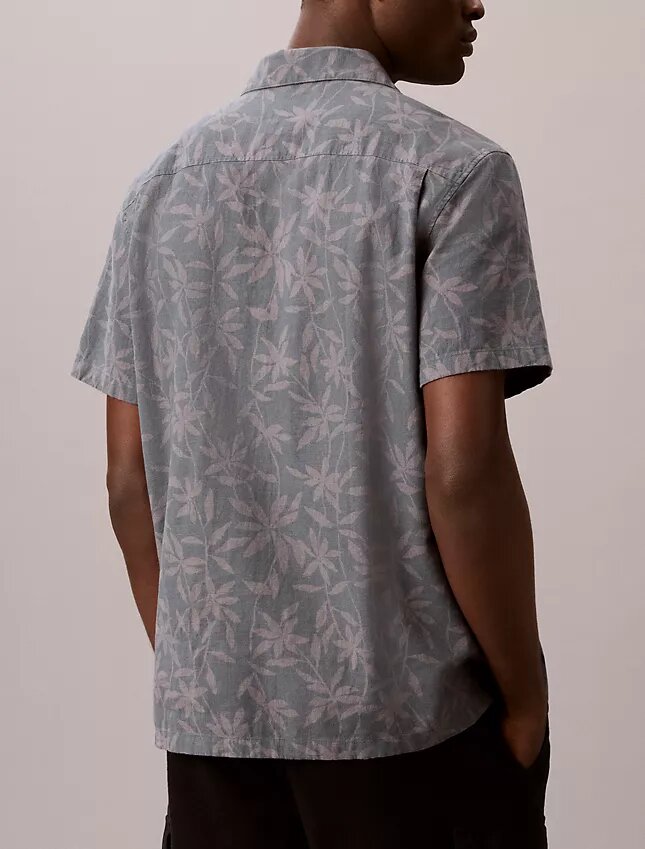 Camisa cómoda de lino y algodón con cuello camp Camisa cómoda de lino y algodón con cuello camp