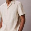 Camisa cómoda de lino y algodón con cuello camp Camisa cómoda de lino y algodón con cuello camp