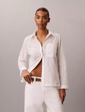 Camisa con botones y bordado inglés