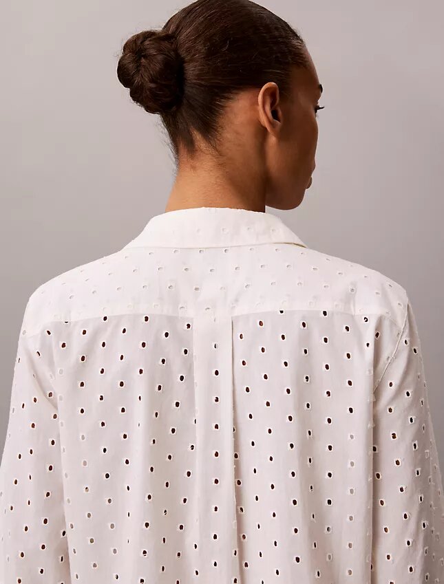 Camisa con botones y bordado inglés Camisa con botones y bordado inglés