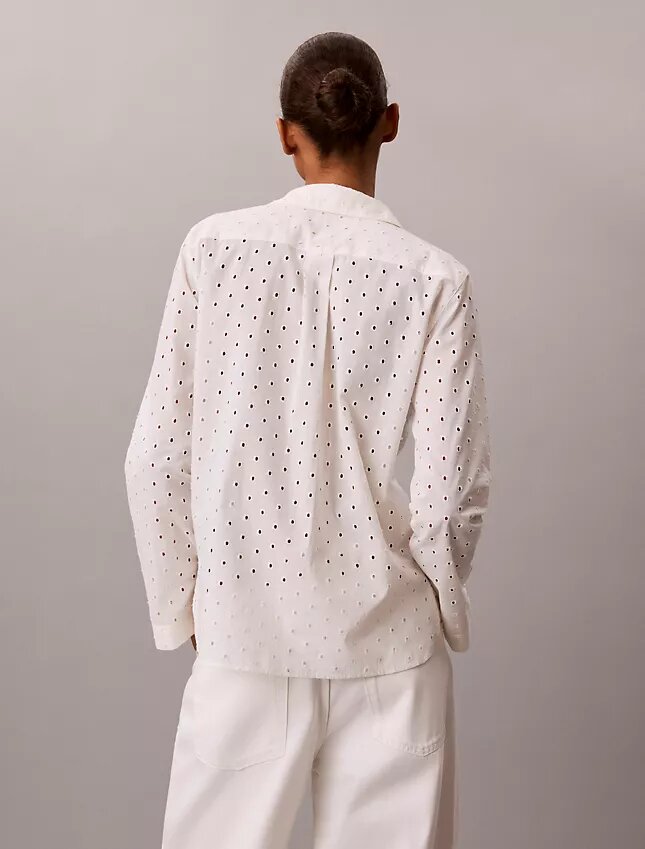 Camisa con botones y bordado inglés Camisa con botones y bordado inglés
