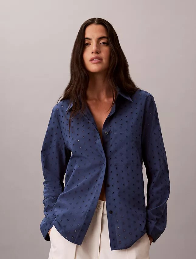 Camisa con botones y bordado inglés Camisa con botones y bordado inglés
