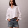 Camisa corta de corte cuadrado con botones de popelín de algodón Camisa corta de corte cuadrado con botones de popelín de algodón