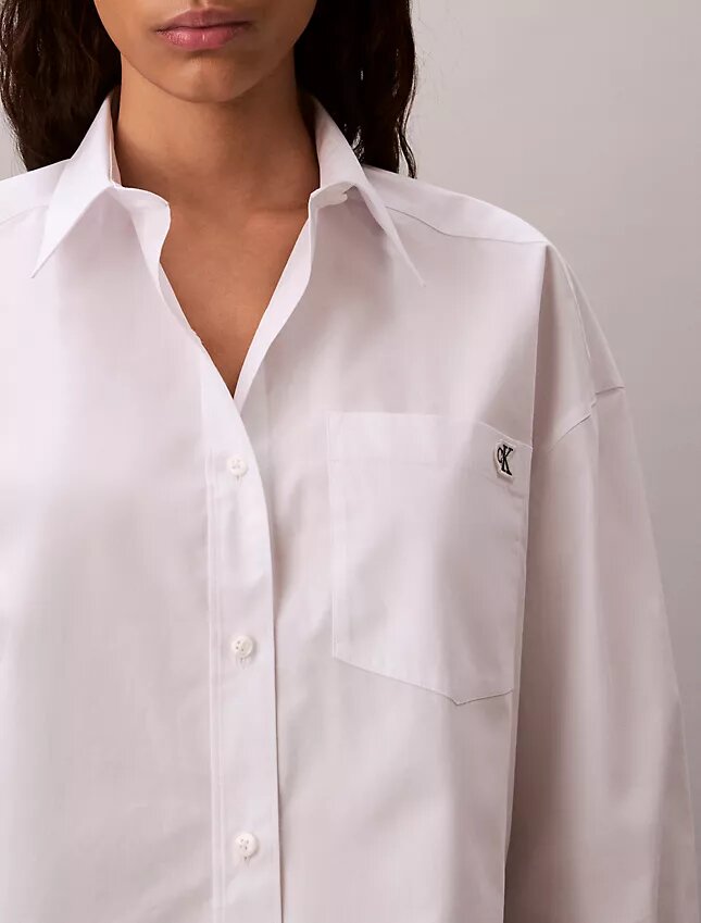 Camisa corta de corte cuadrado con botones de popelín de algodón Camisa corta de corte cuadrado con botones de popelín de algodón