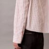 Camisa corta de corte cuadrado con botones y rayas Camisa corta de corte cuadrado con botones y rayas