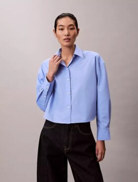 Camisa corta de popelín con botones y corte holgado