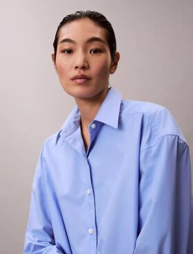 Camisa corta de popelín con botones y corte holgado
