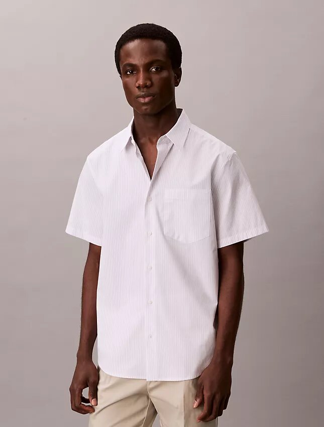 Camisa de algodón Cotton Stretch con rayas finas y botones Camisa de algodón Cotton Stretch con rayas finas y botones