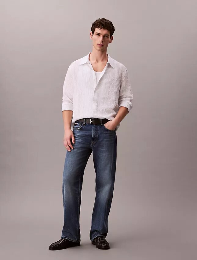 Camisa de botones holgada con rayas arrugadas teñidas en hilo Camisa de botones holgada con rayas arrugadas teñidas en hilo