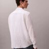 Camisa de botones holgada con rayas arrugadas teñidas en hilo Camisa de botones holgada con rayas arrugadas teñidas en hilo