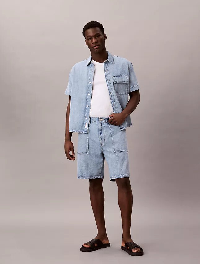 Camisa de Denim utilitaria con botones Camisa de Denim utilitaria con botones