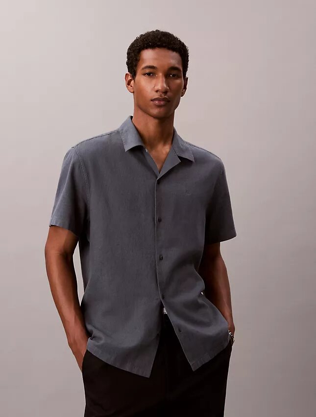 Camisa de lino y algodón de manga corta con botones Camisa de lino y algodón de manga corta con botones