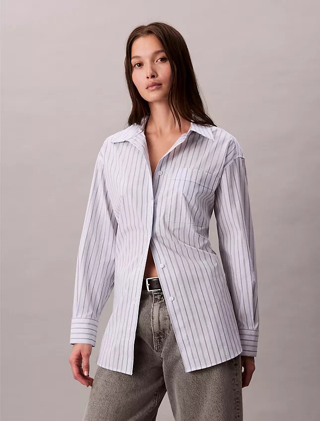 Camisa de popelín a rayas con botones y corte holgado Camisa de popelín a rayas con botones y corte holgado