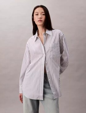 Camisa de popelín a rayas con botones y corte holgado