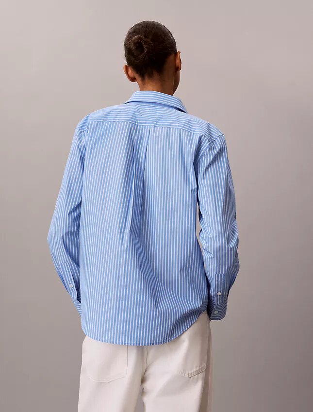 Camisa de popelín de algodón con rayas y logotipo bordado Camisa de popelín de algodón con rayas y logotipo bordado