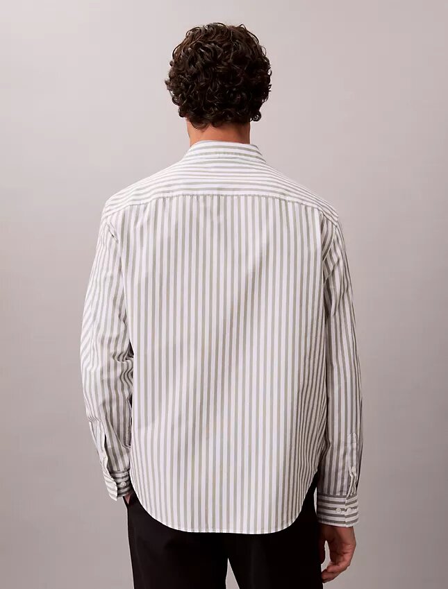Camisa de popelín lavado con rayas teñidas en hilo Camisa de popelín lavado con rayas teñidas en hilo