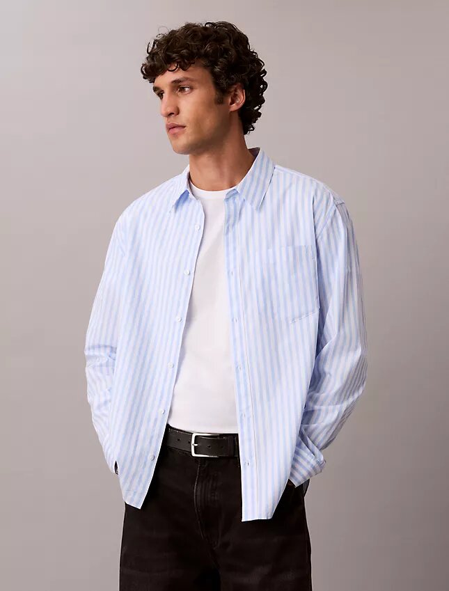 Camisa de popelín lavado con rayas teñidas en hilo Camisa de popelín lavado con rayas teñidas en hilo