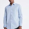 Camisa de vestir entallada de algodón con diseño en espiga Camisa de vestir entallada de algodón con diseño en espiga