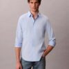 Camisa entallada elástica con botones