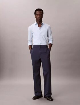 Camisa entallada elástica con botones