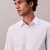 Camisa entallada elástica con botones Camisa entallada elástica con botones