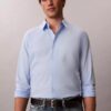 Camisa entallada elástica con botones