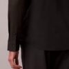 Camisa entallada elástica con botones