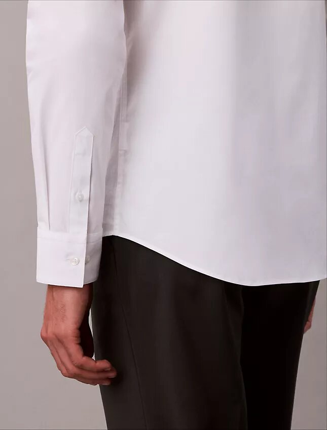 Camisa entallada elástica con botones Camisa entallada elástica con botones