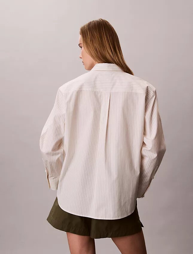 Camisa holgada con botones de popelín de algodón a rayas Camisa holgada con botones de popelín de algodón a rayas