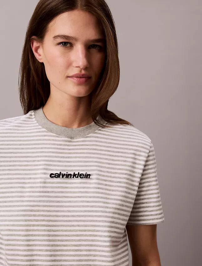 Camiseta a rayas con el logotipo de CK Camiseta a rayas con el logotipo de CK