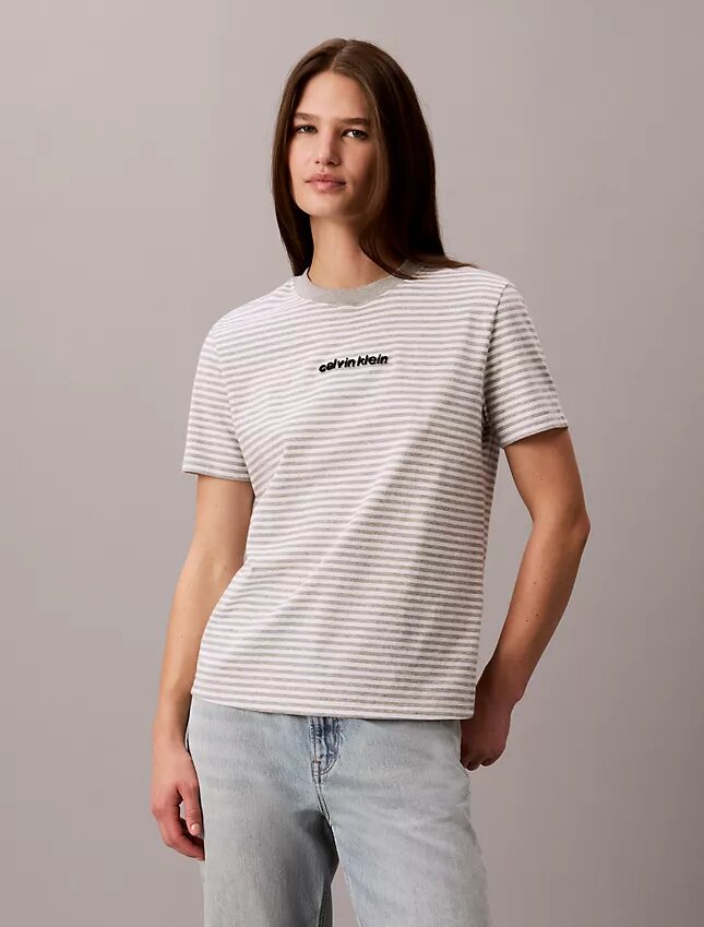 Camiseta a rayas con el logotipo de CK Camiseta a rayas con el logotipo de CK