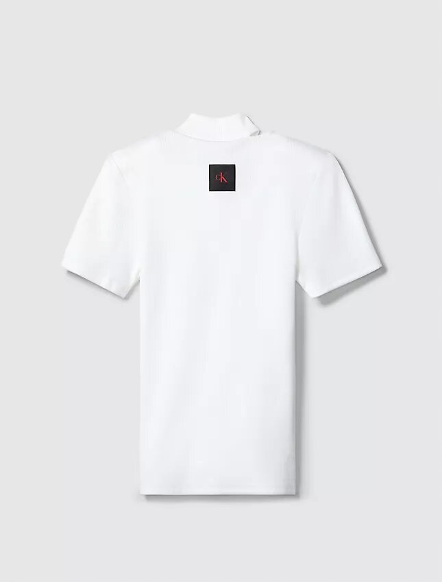 Camiseta ajustada con cuello redondo y aberturas Camiseta ajustada con cuello redondo y aberturas