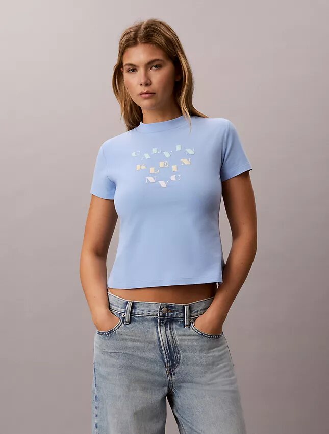 Camiseta ajustada con estampado del logotipo en capas Camiseta ajustada con estampado del logotipo en capas