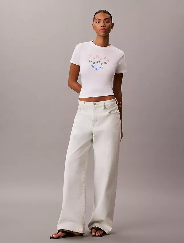 Camiseta ajustada con estampado del logotipo en capas Camiseta ajustada con estampado del logotipo en capas