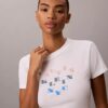 Camiseta ajustada con estampado del logotipo en capas Camiseta ajustada con estampado del logotipo en capas