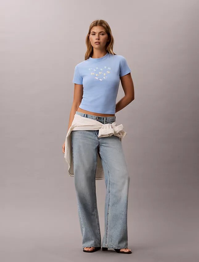 Camiseta ajustada con estampado del logotipo en capas Camiseta ajustada con estampado del logotipo en capas