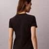 Camiseta ajustada con estampado del logotipo en capas Camiseta ajustada con estampado del logotipo en capas