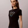 Camiseta ajustada con estampado del logotipo en capas Camiseta ajustada con estampado del logotipo en capas