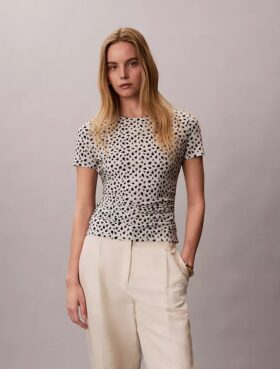 Camiseta ajustada con fruncidos