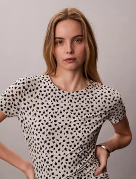 Camiseta ajustada con fruncidos