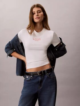 Camiseta ajustada con gráfico del logotipo