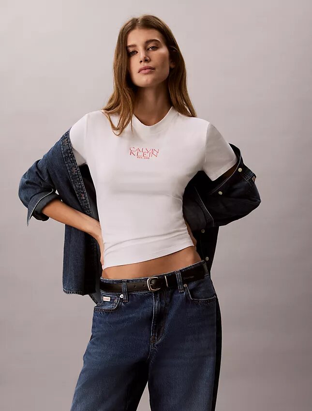 Camiseta ajustada con gráfico del logotipo Camiseta ajustada con gráfico del logotipo