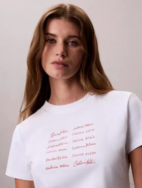 Camiseta ajustada con gráfico del logotipo