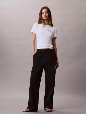 Camiseta ajustada con gráfico del logotipo
