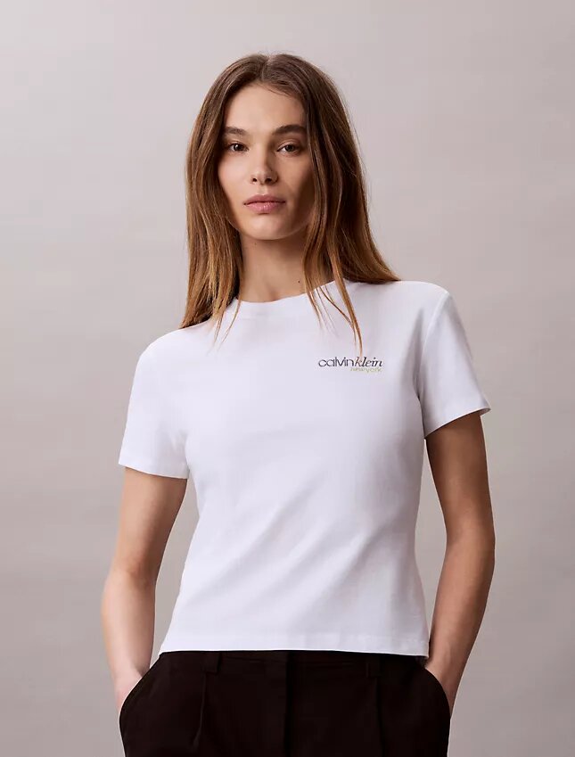 Camiseta ajustada con gráfico del logotipo Camiseta ajustada con gráfico del logotipo