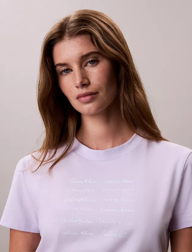 Camiseta ajustada con gráfico del logotipo Camiseta ajustada con gráfico del logotipo