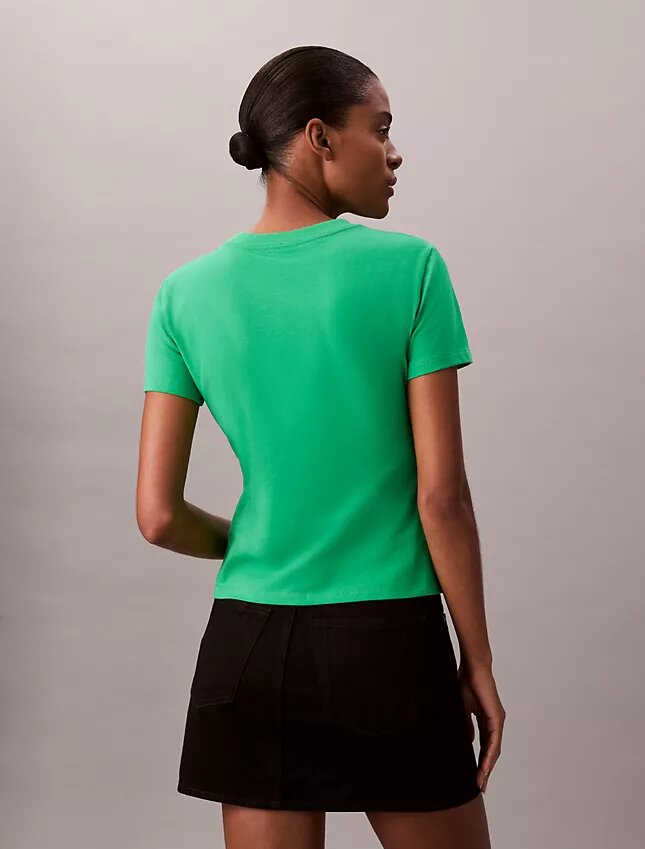 Camiseta ajustada con gráfico del logotipo a rayas Camiseta ajustada con gráfico del logotipo a rayas