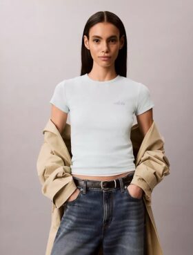 Camiseta ajustada con gráfico del logotipo Contour Rib